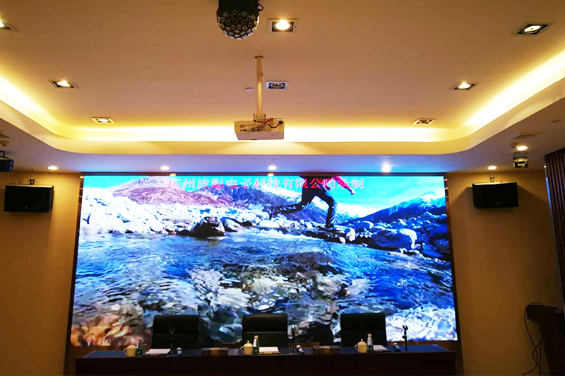 廣州海珠區(qū)廣軒大廈會議室PH2.5室內(nèi)高清led顯示屏